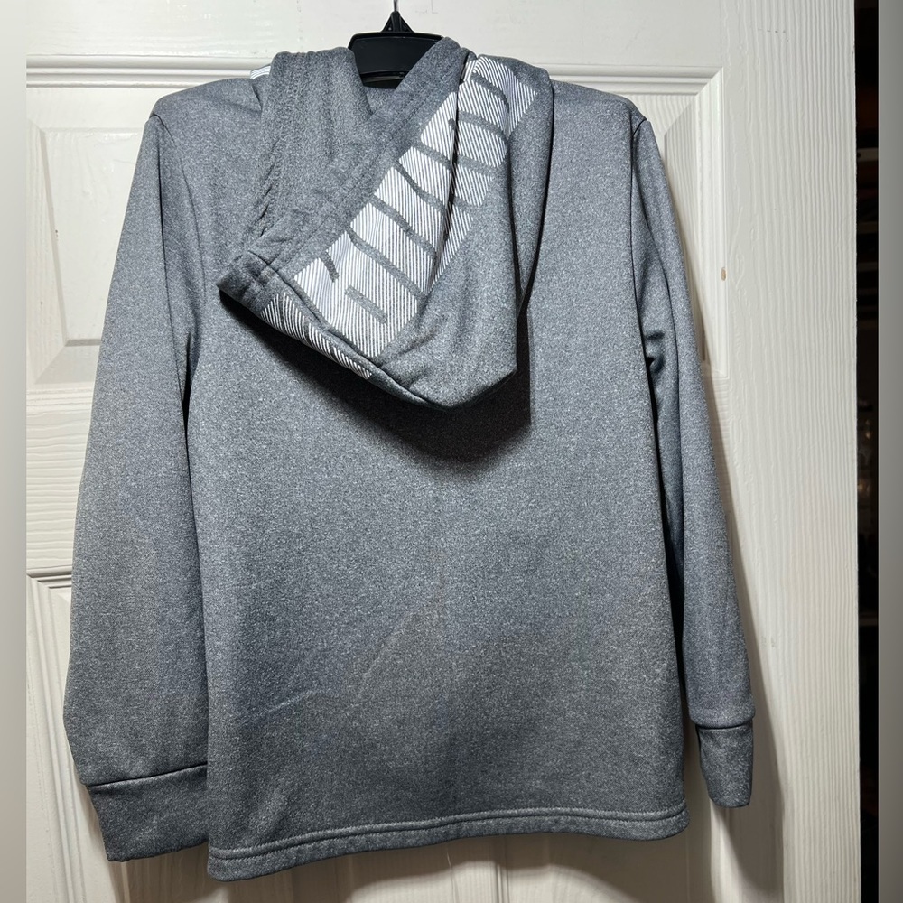 Puma Hoodie-LIKE NEW - Picture 3 of 4